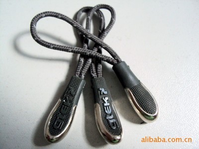 透明套色注塑拉袢與注塑拉頭 服裝輔料的創新應用與市場分析